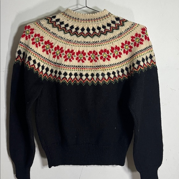 Norwegian Vintage Hand-knit Wool Cardigan - Picture 5 of 9